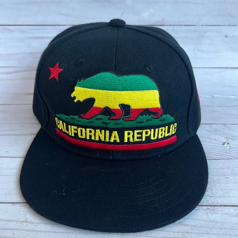 California Republic Reggae Rasta Style SnapBack Cap‎ Hat Bear